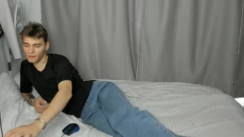 hyper_muse online show from March 30, 2026, 12:06 pm