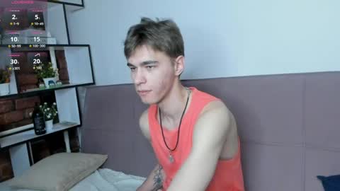 hyper_muse online show from May 3, 2026, 1:28 pm