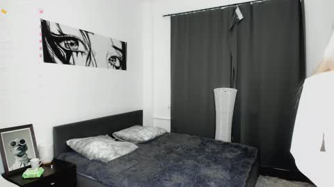 Kate online show from October 19, 2025, 2:40 pm