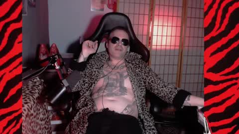 Snapshot of hypnosexray chatting on January 6, 2025, 4:13 pm Mistress Magenta online show from January 6, 2025, 4:13 pm