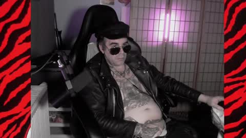 Snapshot of hypnosexray chatting on January 9, 2025, 4:49 pm Mistress Magenta online show from January 9, 2025, 4:49 pm