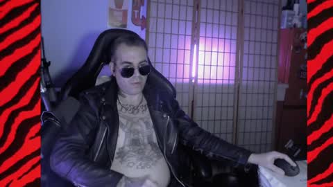 Snapshot of hypnosexray chatting on January 16, 2025, 2:41 am Mistress Magenta online show from January 16, 2025, 2:41 am