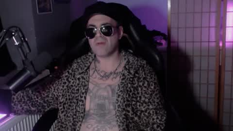 Snapshot of hypnosexray chatting on January 20, 2025, 7:47 am Mistress Magenta online show from January 20, 2025, 7:47 am