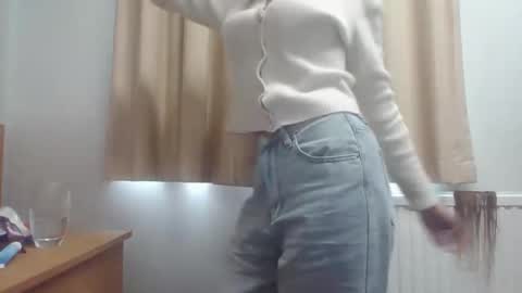 Snapshot of hypnoticlily chatting on April 17, 2026, 5:05 pm hypnoticlily online show from April 17, 2026, 5:05 pm