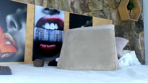 Snapshot of i_am_dolls chatting on February 24, 2025, 8:38 am The Dolls online show from February 24, 2025, 8:38 am