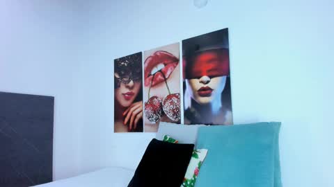 Snapshot of i_am_dolls chatting on November 18, 2025, 7:29 pm The Dolls online show from November 18, 2025, 7:29 pm