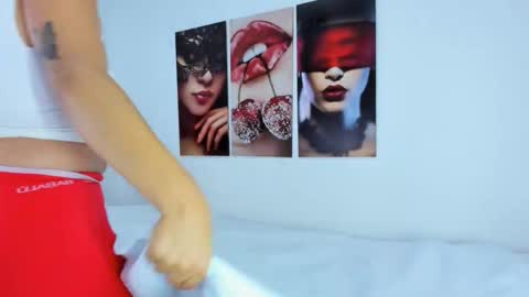 Snapshot of i_am_dolls chatting on December 1, 2025, 8:03 pm The Dolls online show from December 1, 2025, 8:03 pm