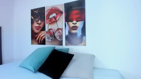 Snapshot of i_am_dolls chatting on December 15, 2025, 8:24 pm The Dolls online show from December 15, 2025, 8:24 pm