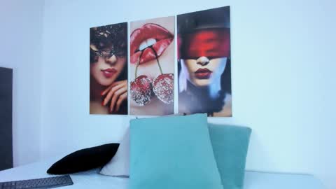 Snapshot of i_am_dolls chatting on December 16, 2025, 7:41 pm The Dolls online show from December 16, 2025, 7:41 pm