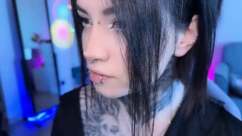 Snapshot of i_died_again chatting on May 17, 2026, 9:06 am Asya online show from May 17, 2026, 9:06 am