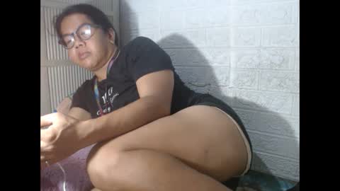 Snapshot of i_drain_u_bitch chatting on February 5, 2025, 1:22 pm jamaeca online show from February 5, 2025, 1:22 pm