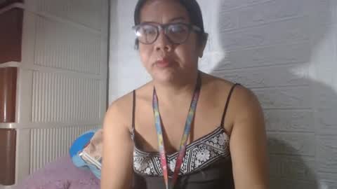 Snapshot of i_drain_u_bitch chatting on February 8, 2025, 11:33 am jamaeca online show from February 8, 2025, 11:33 am