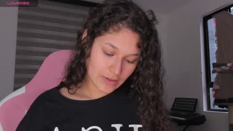 Snapshot of iam_nikki chatting on January 5, 2025, 10:40 pm On instagram Imm NikkiHelp me reach 100 likes online show from January 5, 2025, 10:40 pm