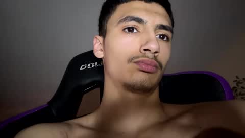 iam_papa187 online show from February 26, 2025, 2:37 am