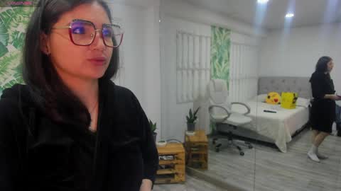 Snapshot of iam_sammy_01 chatting on May 1, 2026, 12:10 pm Sammy online show from May 1, 2026, 12:10 pm