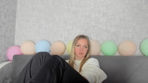 Venus online show from November 5, 2025, 8:47 am