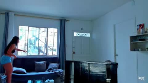 iam_your_fantasy online show from December 18, 2025, 4:13 pm