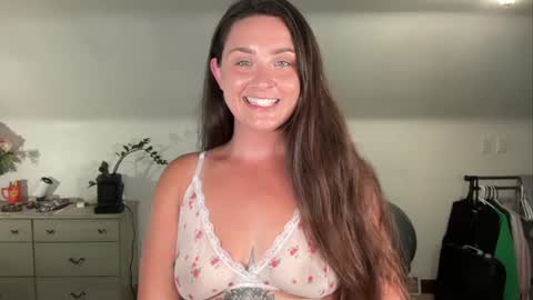 Snapshot of iamcrystalann chatting on June 22, 2026, 3:19 am Crystal online show from June 22, 2026, 3:19 am