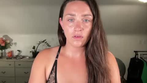 Snapshot of iamcrystalann chatting on June 25, 2026, 5:12 am Crystal online show from June 25, 2026, 5:12 am