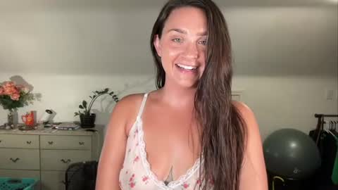 Snapshot of iamcrystalann chatting on July 8, 2026, 3:11 am Crystal online show from July 8, 2026, 3:11 am
