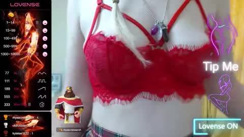 Snapshot of iamdaddyissues chatting on October 19, 2025, 7:42 am Alice online show from October 19, 2025, 7:42 am