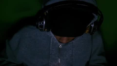 iamjohnny4u online show from November 28, 2025, 12:57 am