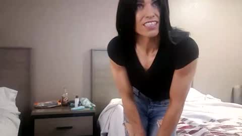 Snapshot of iamjoshuaedward chatting on January 6, 2025, 12:16 am Joslynn online show from January 6, 2025, 12:16 am