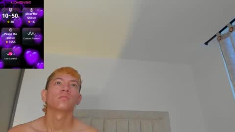 Juliiiiian online show from November 9, 2025, 11:19 am