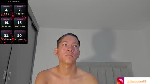 Snapshot of iamjulian_ chatting on May 17, 2026, 11:50 am Juliiiiian online show from May 17, 2026, 11:50 am