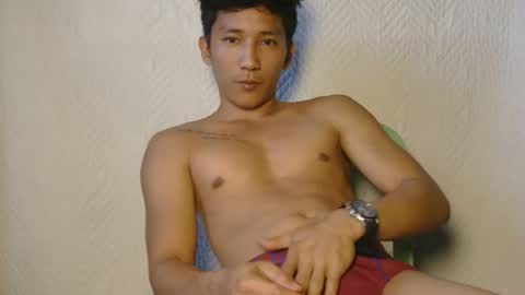 iamnew0000 online show from November 21, 2025, 8:02 am