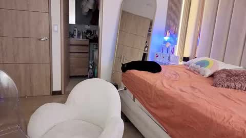 Snapshot of iamnyxy_ chatting on December 5, 2025, 11:08 am Nyxy online show from December 5, 2025, 11:08 am