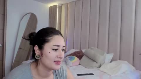 Snapshot of iamnyxy_ chatting on December 15, 2025, 3:05 pm Nyxy online show from December 15, 2025, 3:05 pm