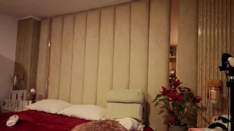 Snapshot of iamnyxy_ chatting on December 17, 2025, 5:02 am Nyxy online show from December 17, 2025, 5:02 am