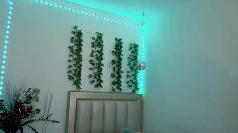 Snapshot of iamnyxy_ chatting on January 15, 2026, 2:10 pm Nyxy online show from January 15, 2026, 2:10 pm