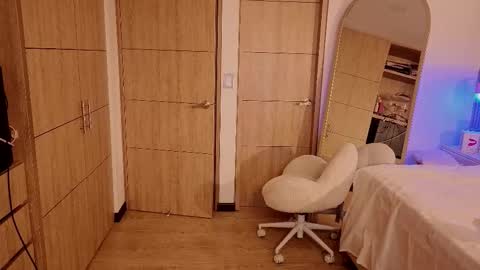 Nyxy online show from February 19, 2026, 11:06 am