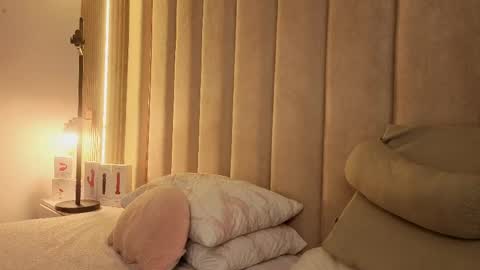 Nyxy online show from April 17, 2026, 11:35 am