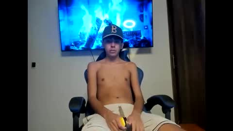 ian_andrey online show from April 21, 2026, 3:57 am