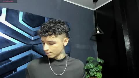 IAN CASTILLO online show from January 12, 2026, 11:15 am