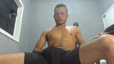 ian_tuner online show from December 5, 2024, 10:12 pm