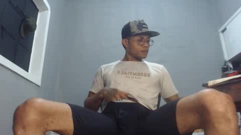 ian_tuner online show from December 23, 2024, 5:28 am