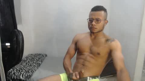 ian_tuner online show from December 1, 2025, 8:03 pm