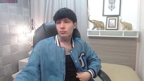 Snapshot of iancute_ chatting on November 8, 2025, 7:45 pm ian online show from November 8, 2025, 7:45 pm