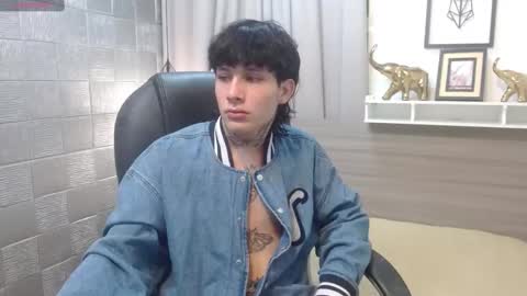 Snapshot of iancute_ chatting on November 9, 2025, 8:07 pm ian online show from November 9, 2025, 8:07 pm