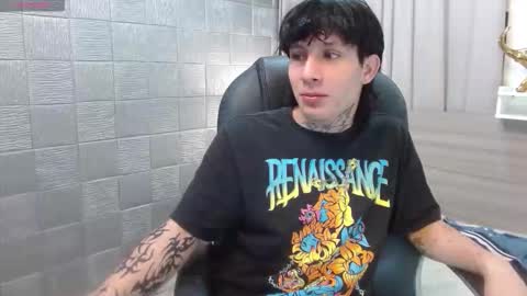 Snapshot of iancute_ chatting on November 20, 2025, 3:45 pm ian online show from November 20, 2025, 3:45 pm