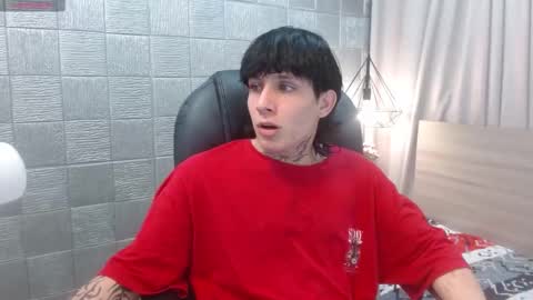 Snapshot of iancute_ chatting on November 24, 2025, 7:24 pm ian online show from November 24, 2025, 7:24 pm