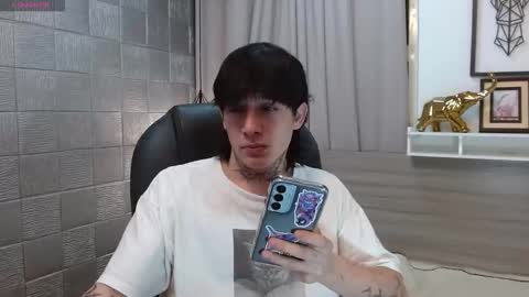 Snapshot of iancute_ chatting on December 15, 2025, 3:33 am ian online show from December 15, 2025, 3:33 am