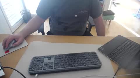 iandy12 online show from September 17, 2025, 7:32 am