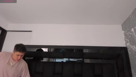 Snapshot of iangilbert chatting on November 3, 2025, 9:05 pm ian online show from November 3, 2025, 9:05 pm