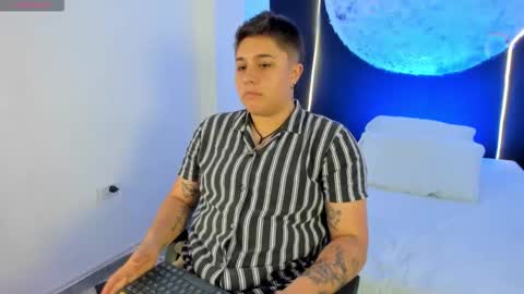 Snapshot of iangilbert chatting on December 1, 2025, 7:52 pm ian online show from December 1, 2025, 7:52 pm