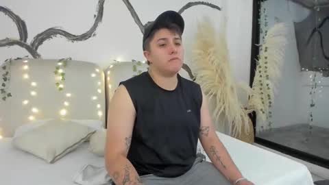 Snapshot of iangilbert chatting on December 18, 2025, 7:25 am ian online show from December 18, 2025, 7:25 am